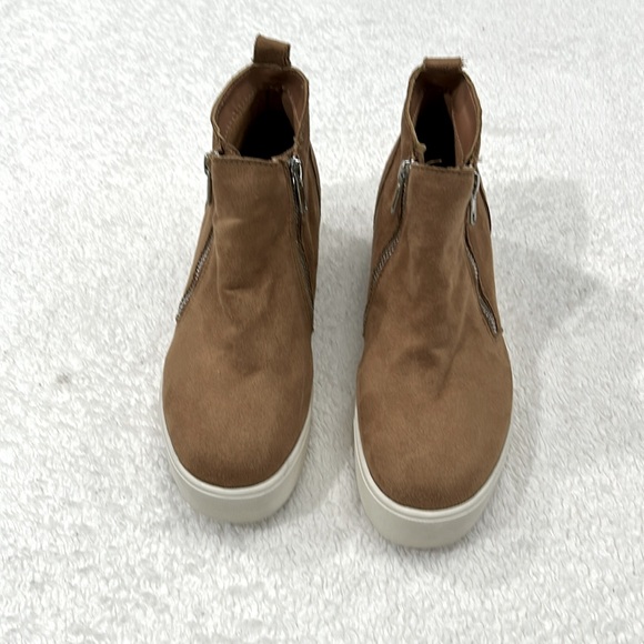 Soda Shoes - SODA Wedge Brown Suede Women’s Sneakers Size 7.5